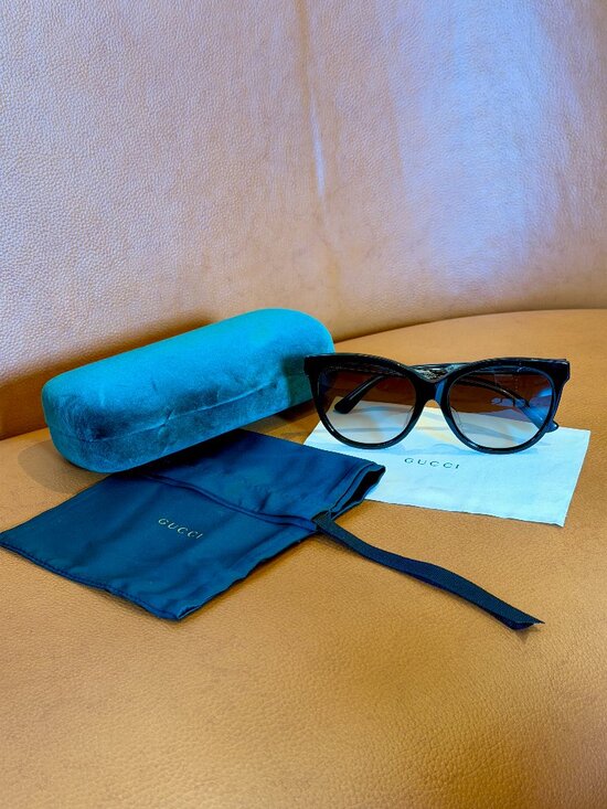 Gucci Sunglasses Black/Grey Gradient Lens